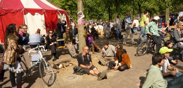 Deelgemeente Noord ziet het wel zitten als de Kerstmarkt Duitse stijl naar het Noordplein komt. De Duitse consul zal worden benaderd met het voorstel de Kerstmarkt in 2013 plaats te laten vinden […]