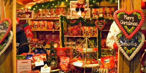 Valse Bingo, een tragikomische muzikale voorstelling over een kerst vol keerpunten. Restauranthouder Bob en zijn vrouw Ria organiseren elk jaar rond de kerstdagen samen met de mensen uit de wijk een […]